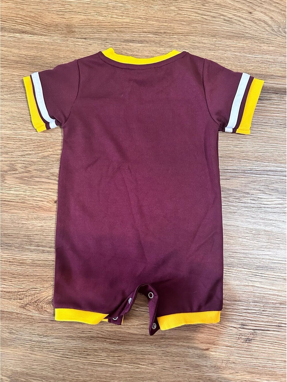 Infant Colosseum Minnesota Golden Gophers (M13) - Picture 3 of 3